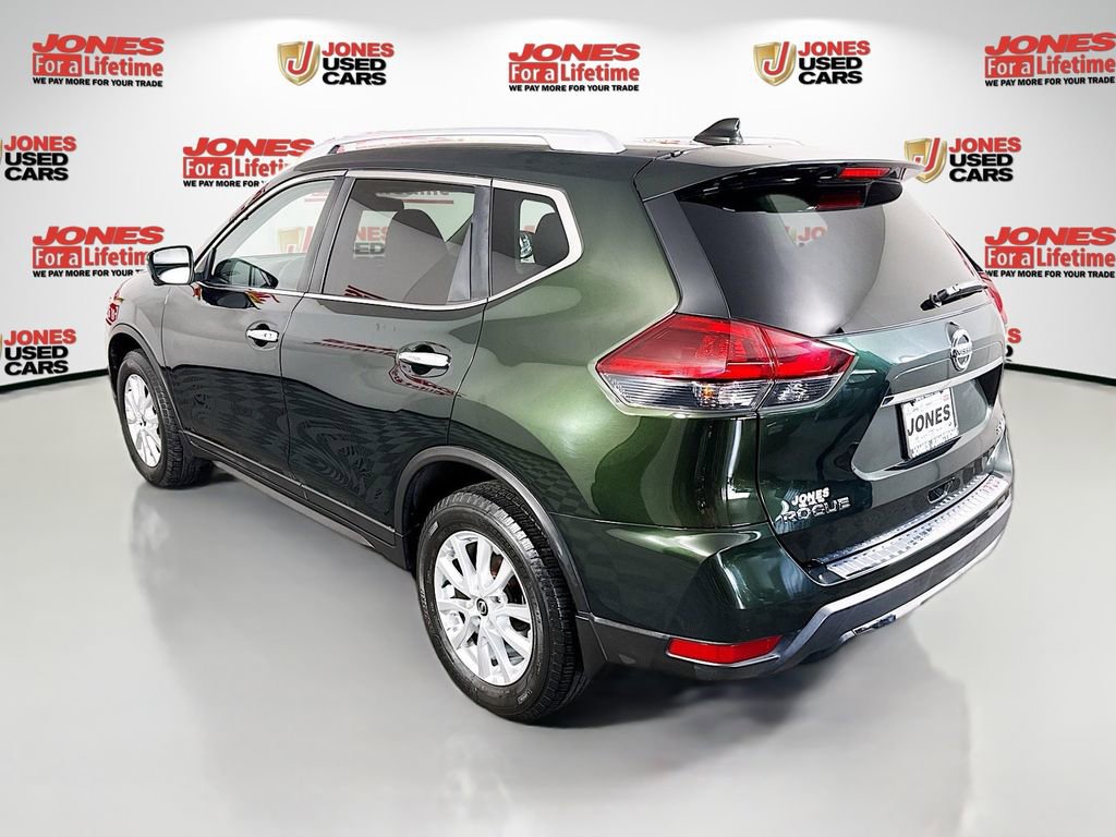 Used 2018 Nissan Rogue SV w/ Sun & Sound Touring Package image 2