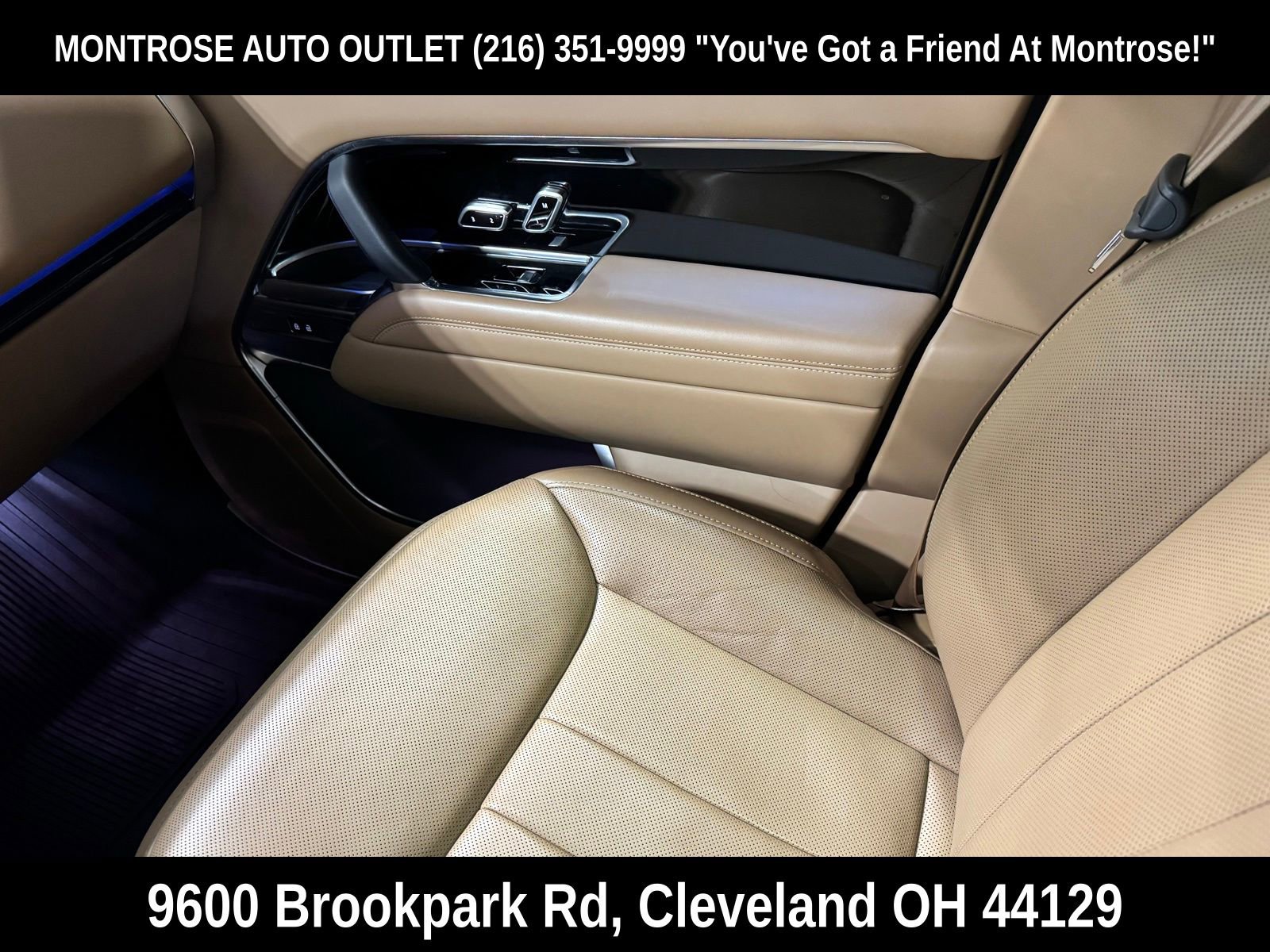 Used 2023 Land Rover Range Rover Long Wheelbase SE image 40