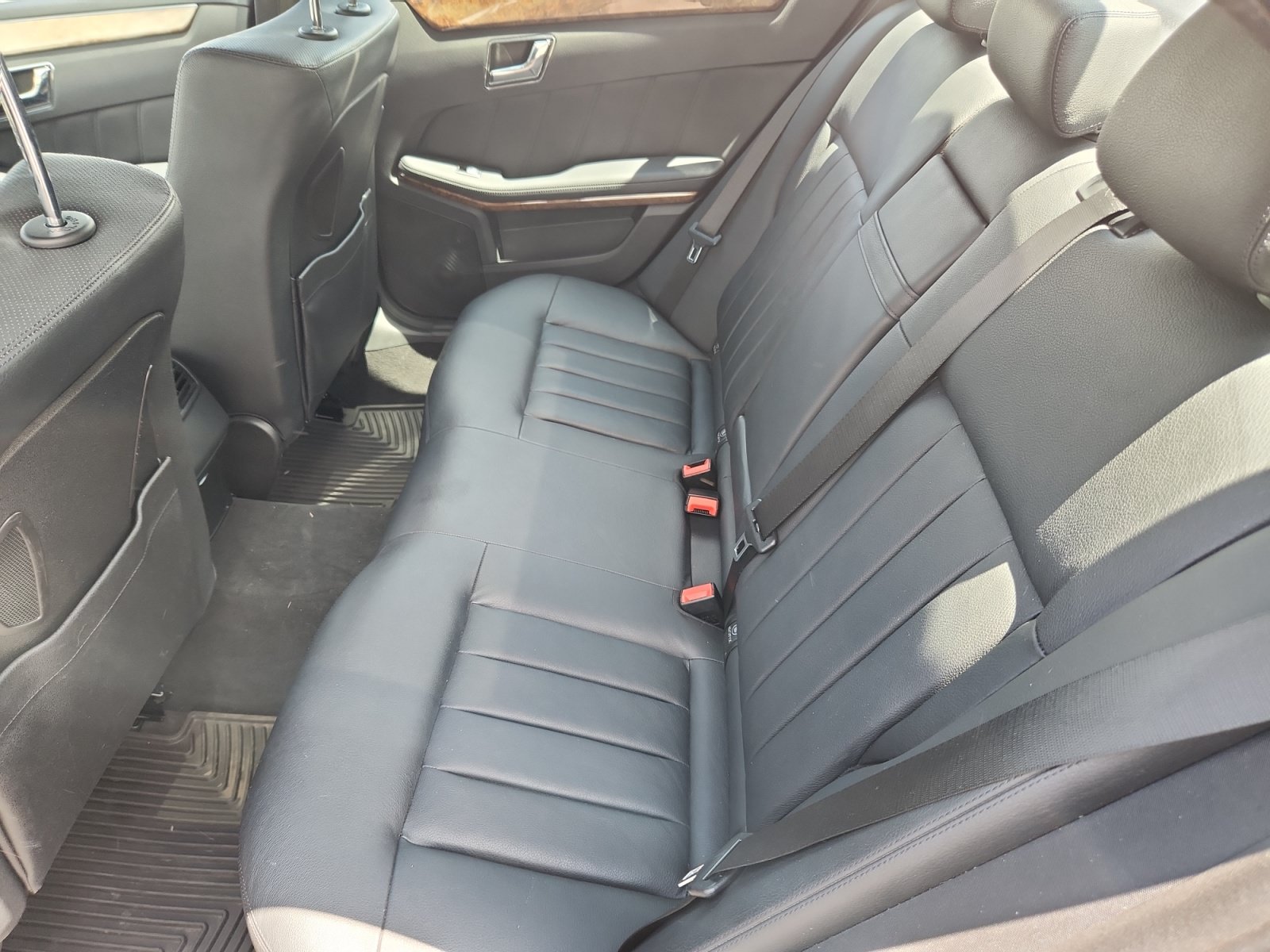 Used 2011 Mercedes-Benz E 550 4MATIC Sedan image 17