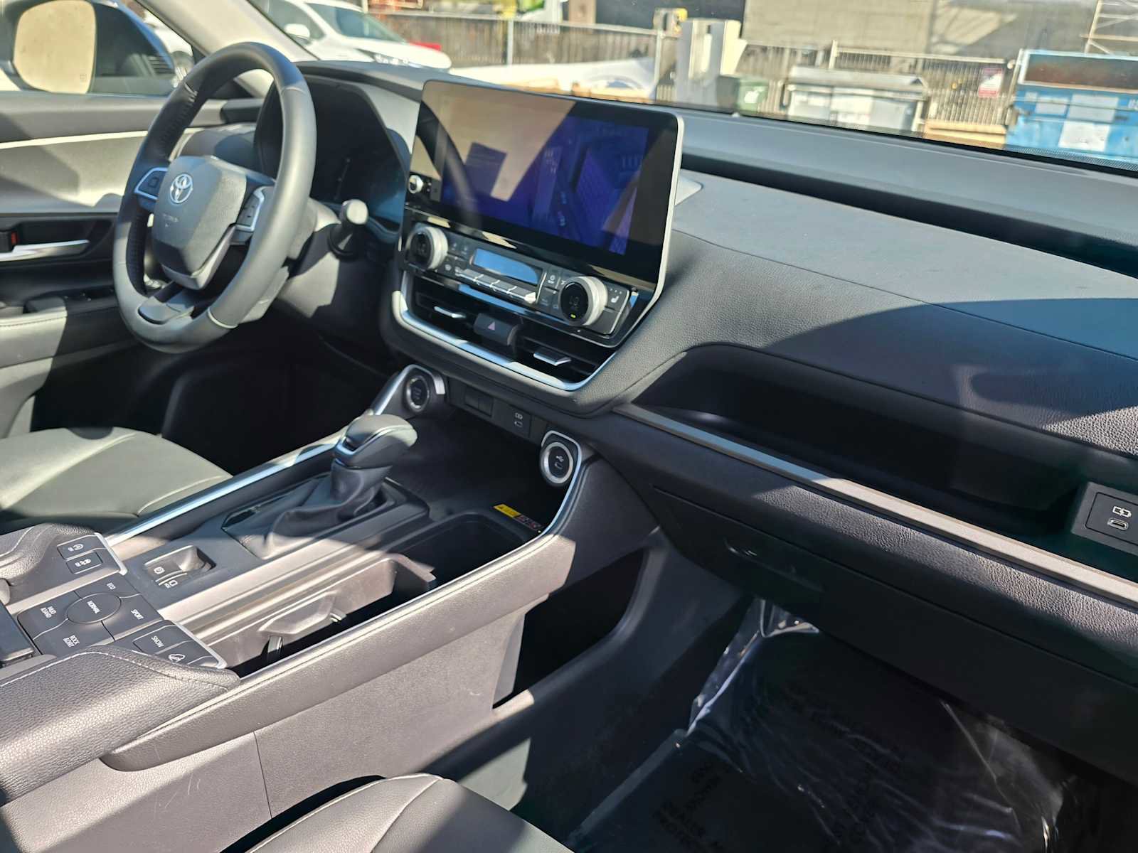 Used 2025 Toyota Grand Highlander AWD image 12