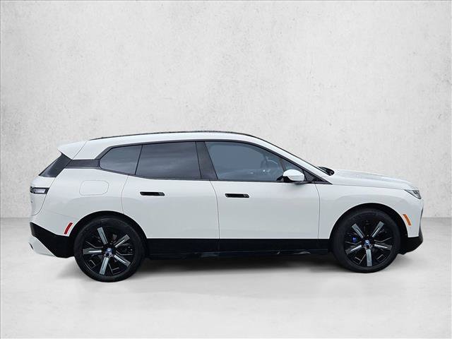 Used 2024 BMW iX xDrive50 w/ Premium Package AWD/4WD image 4
