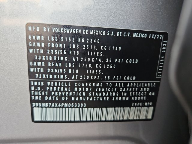 Used 2023 Volkswagen Tiguan SE w/ Panoramic Sunroof Package FWD image 24