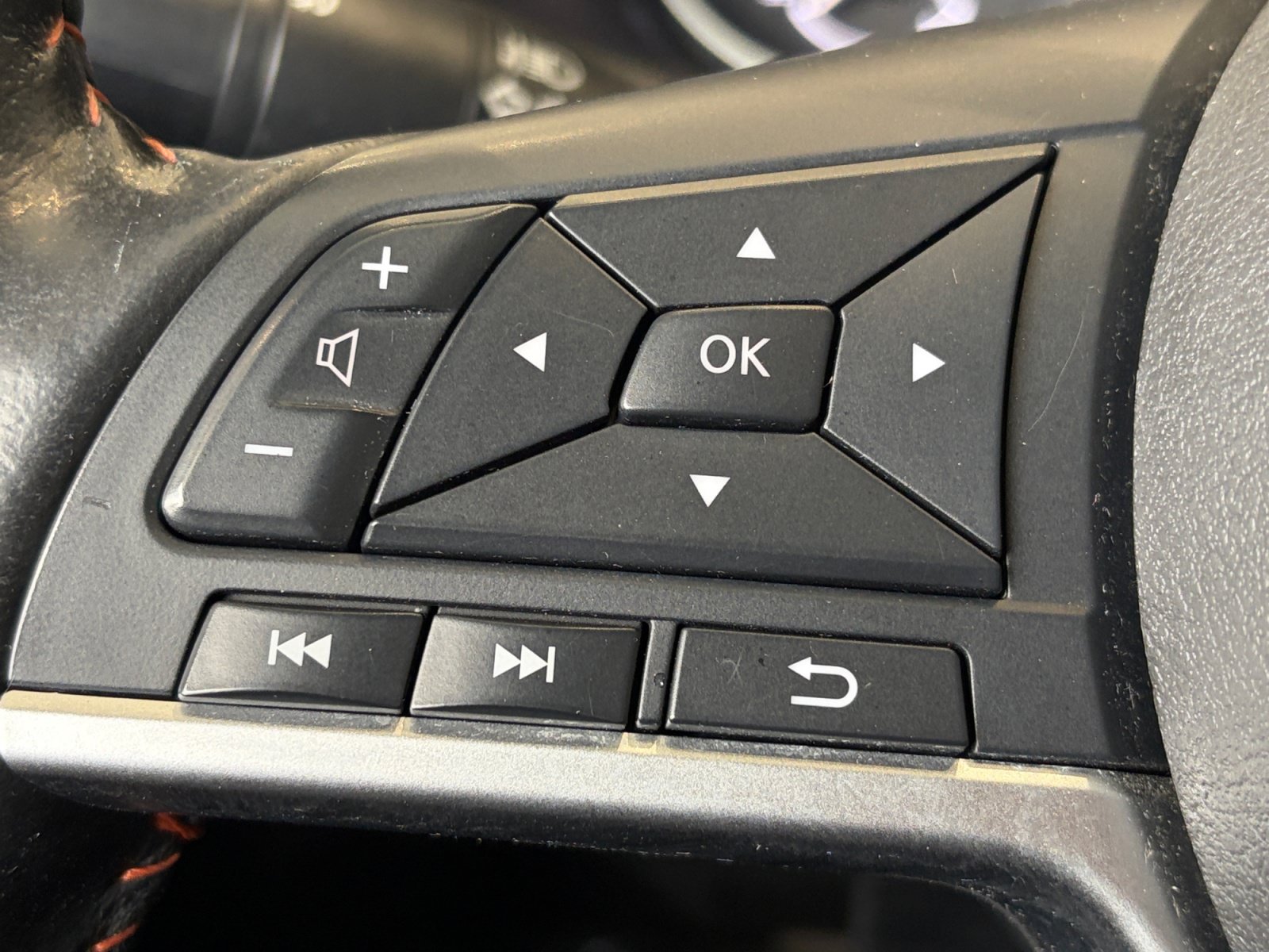 Used 2022 Nissan Sentra SR w/ Electronics Package FWD image 20