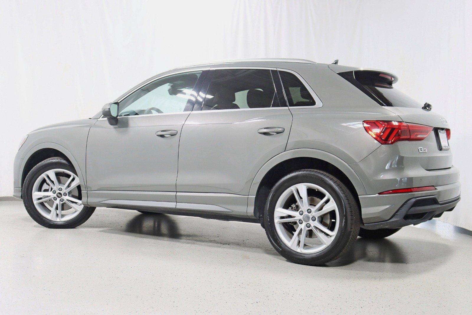 Used 2023 Audi Q3 2.0T Premium Plus AWD/4WD image 9