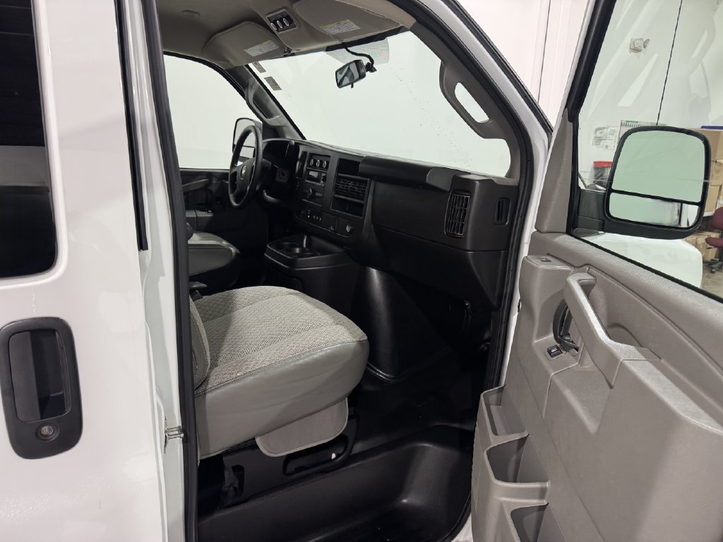 Used 2023 Chevrolet Express 3500 LS RWD image 18