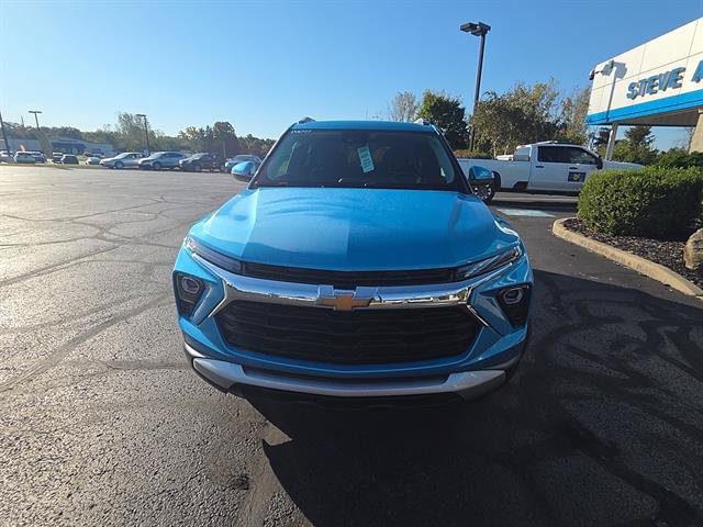 Used 2026 Chevrolet TrailBlazer LT w/ Convenience Package FWD image 2