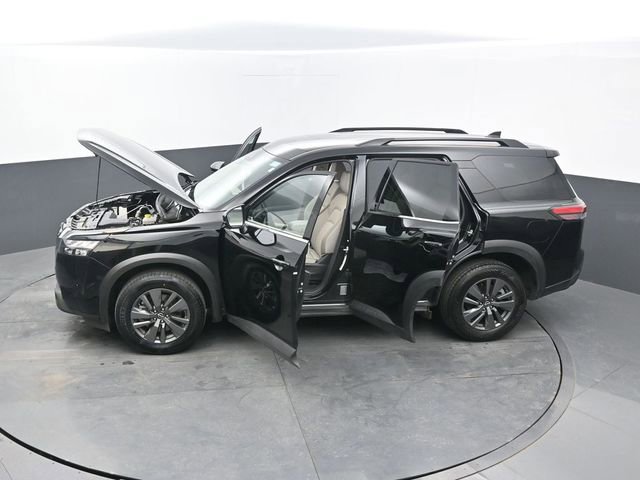 Used 2025 Nissan Pathfinder SV image 71
