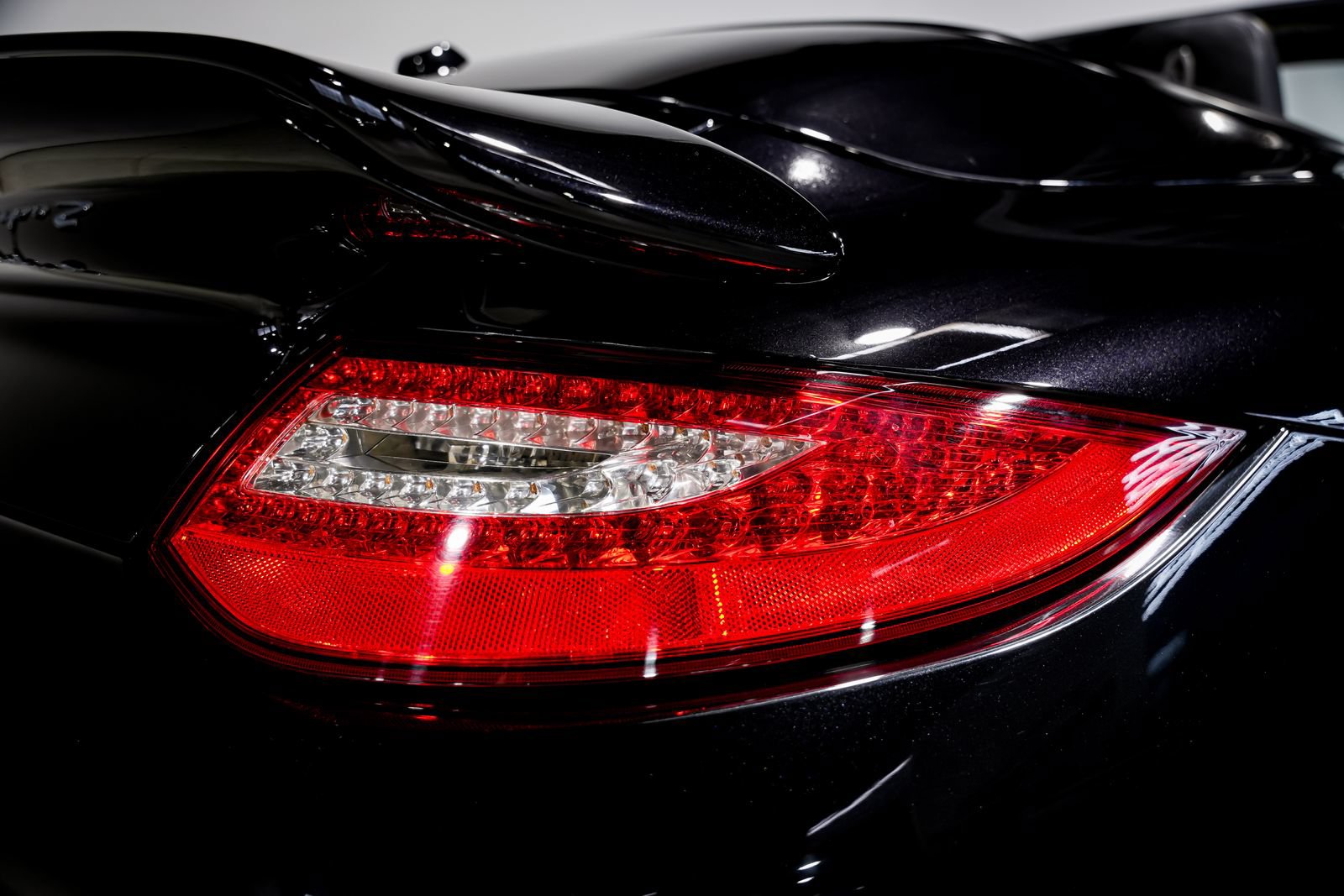 Used 2011 Porsche 911 Turbo S AWD/4WD image 38