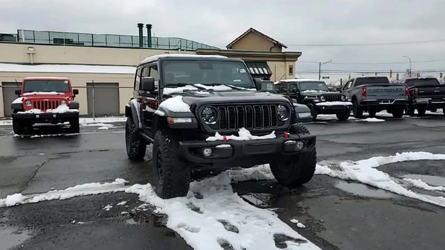 Used 2024 Jeep Wrangler Unlimited Rubicon image 4