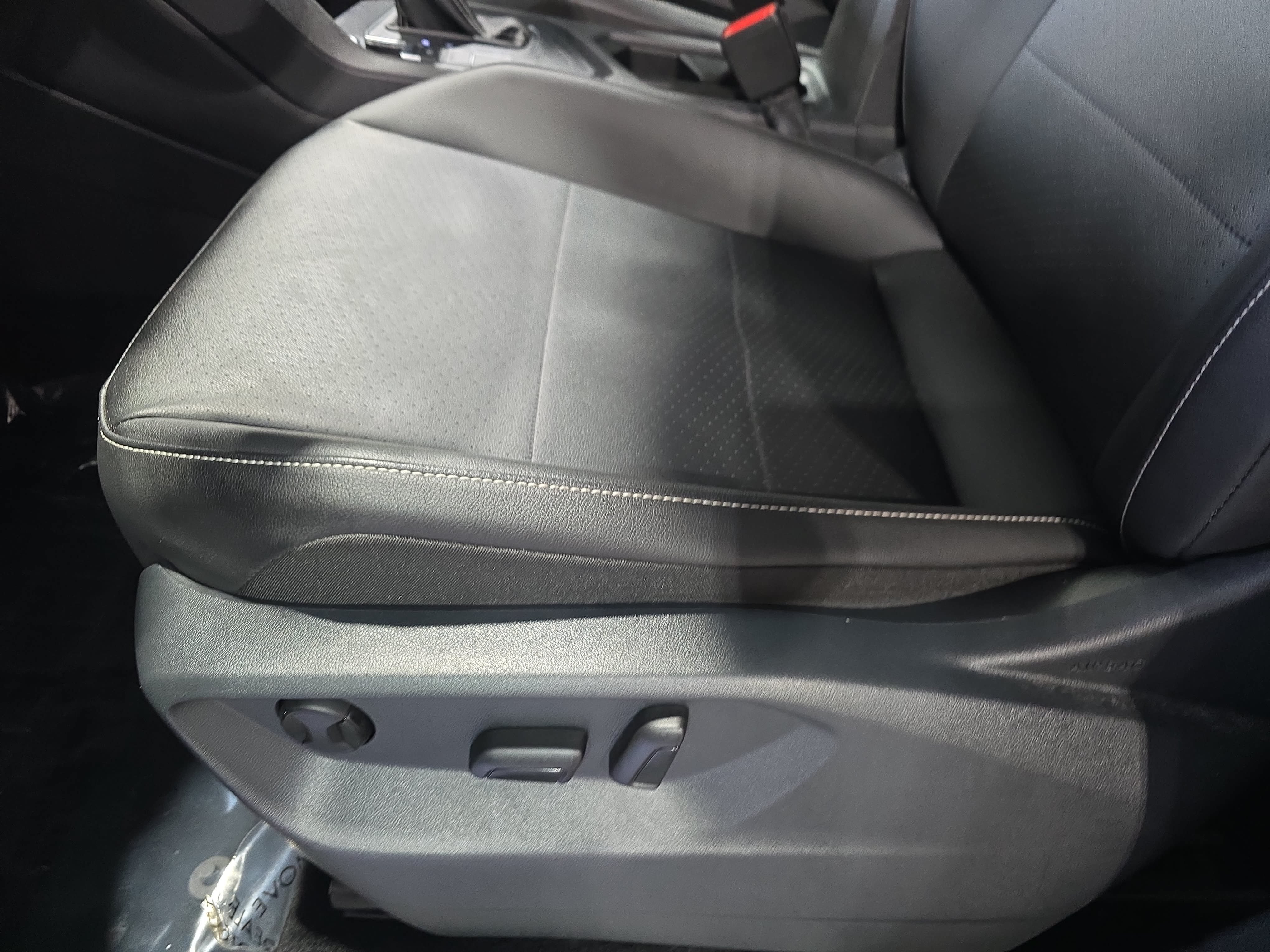 Used 2021 Volkswagen Tiguan SE FWD image 28