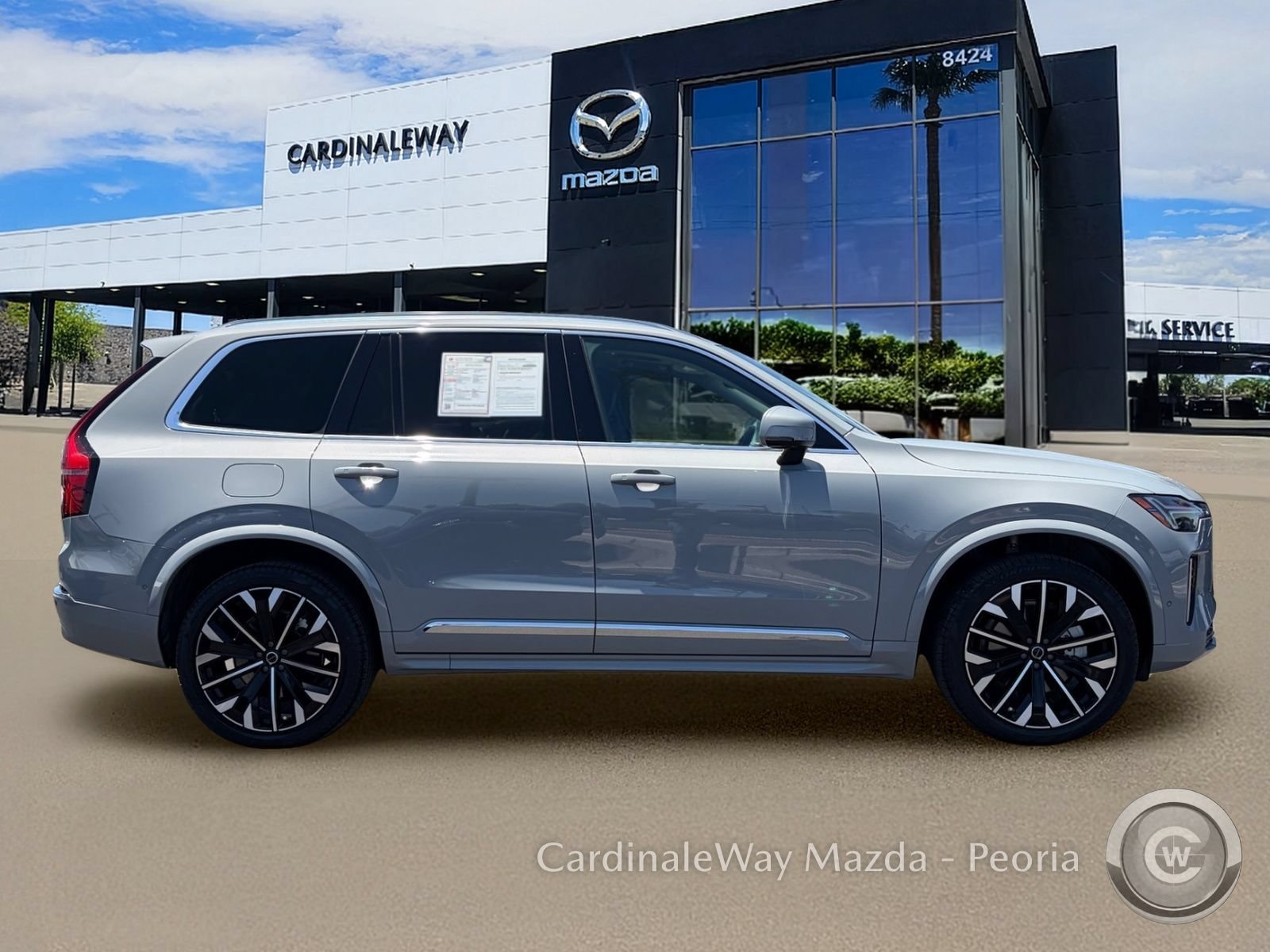 Used 2025 Volvo XC90 B5 Plus AWD/4WD image 9