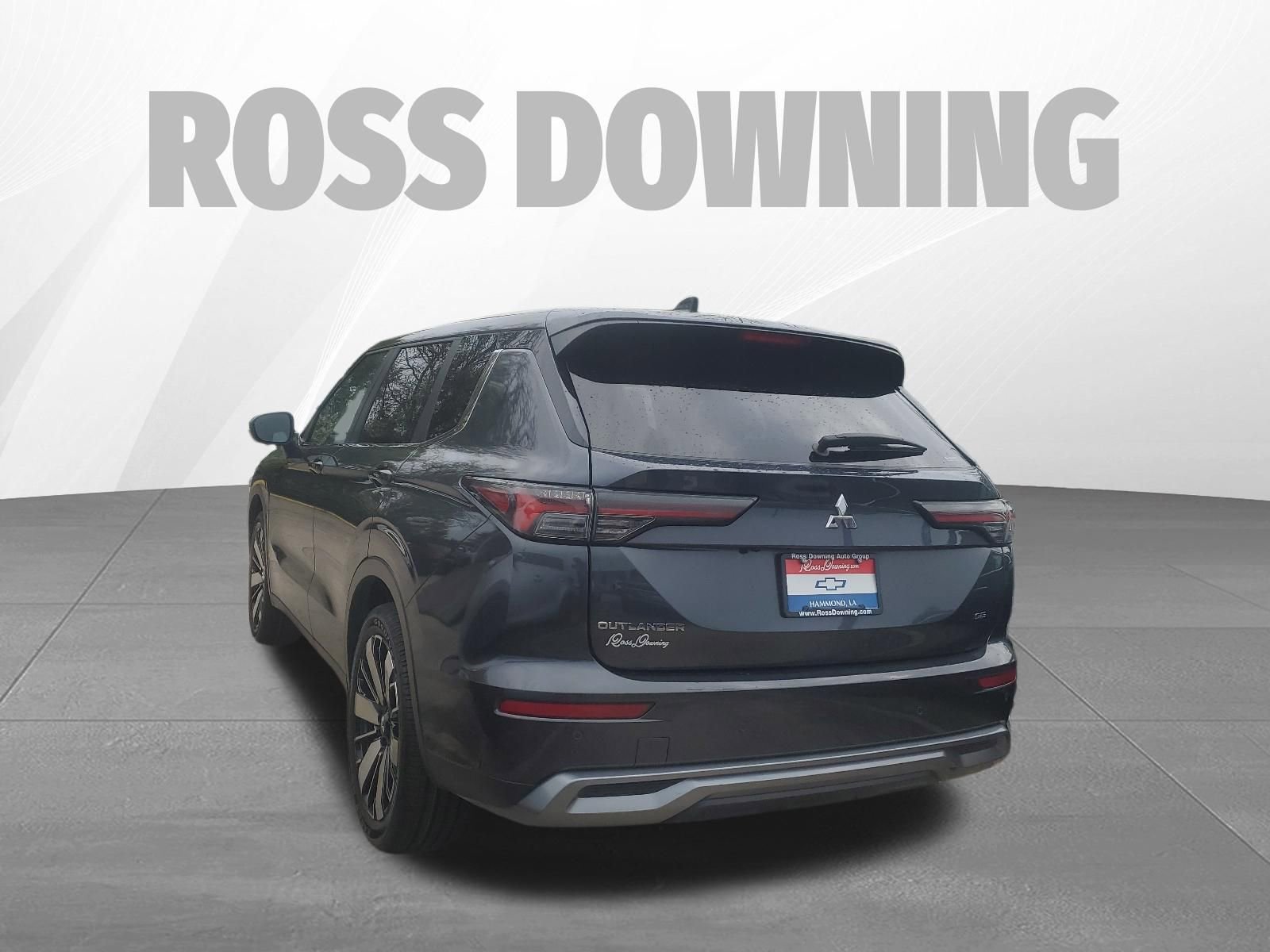 Used 2025 Mitsubishi Outlander SE image 6