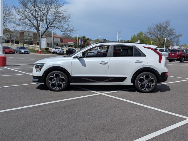 Used 2024 Kia Niro EX Touring image 8