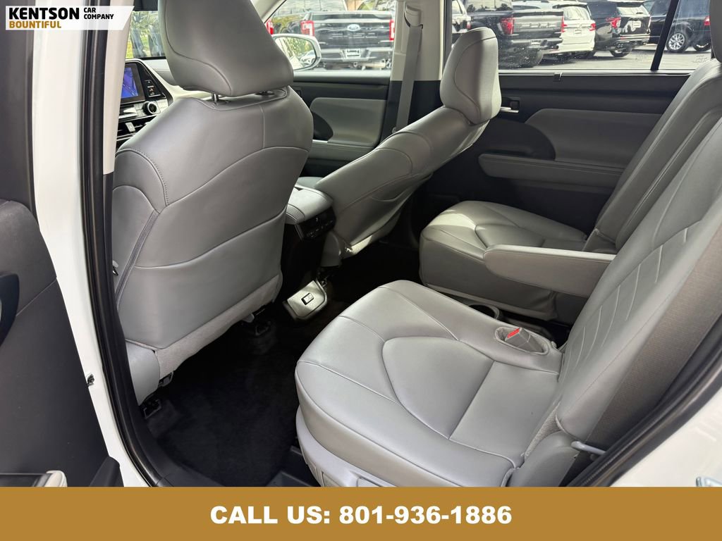 Used 2025 Toyota Highlander XLE image 37