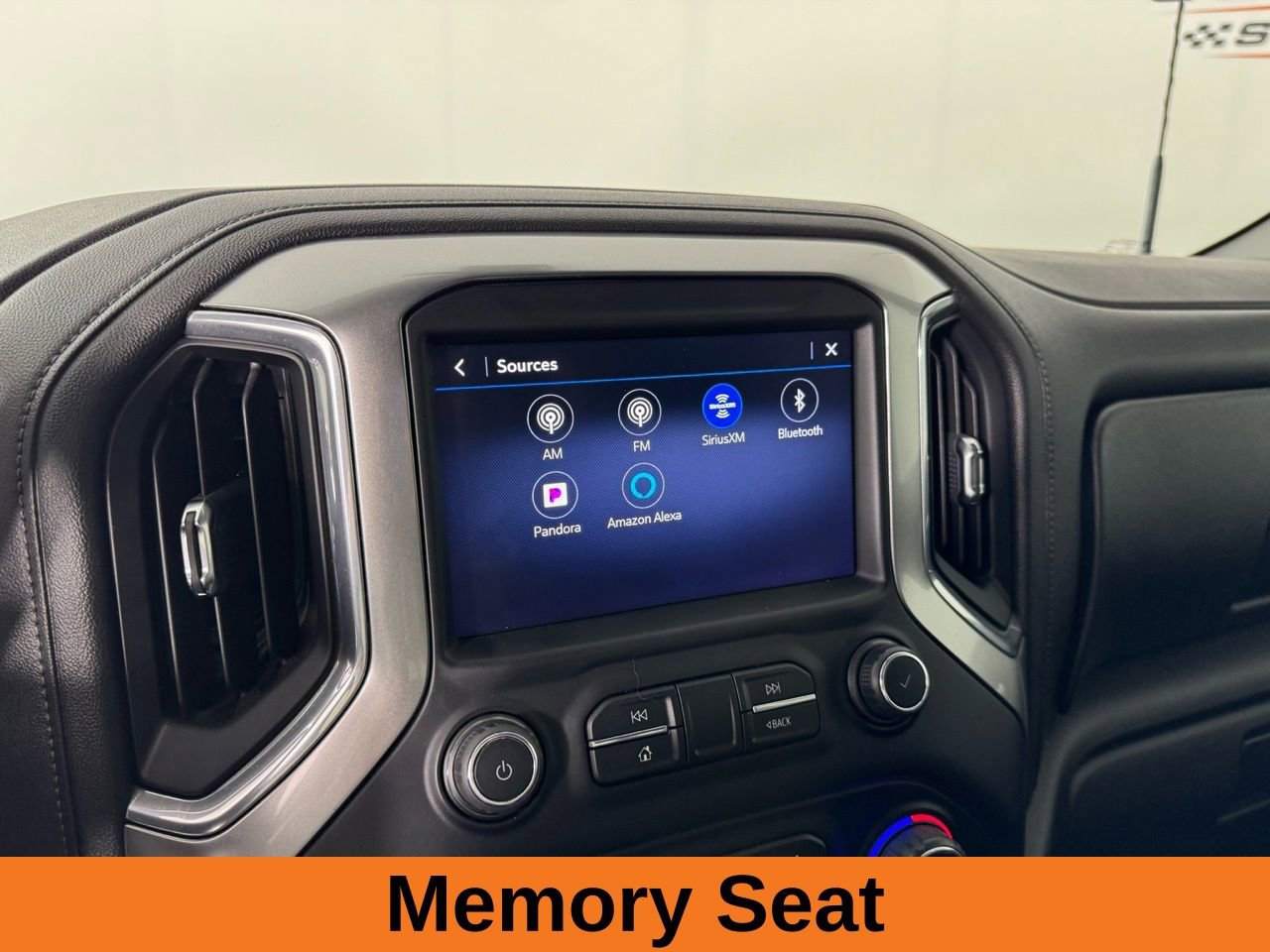 Used 2020 Chevrolet Silverado 2500 LTZ w/ LTZ Convenience Package image 16