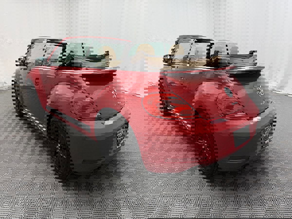 Used 2013 Volkswagen Beetle 2.0T image 6