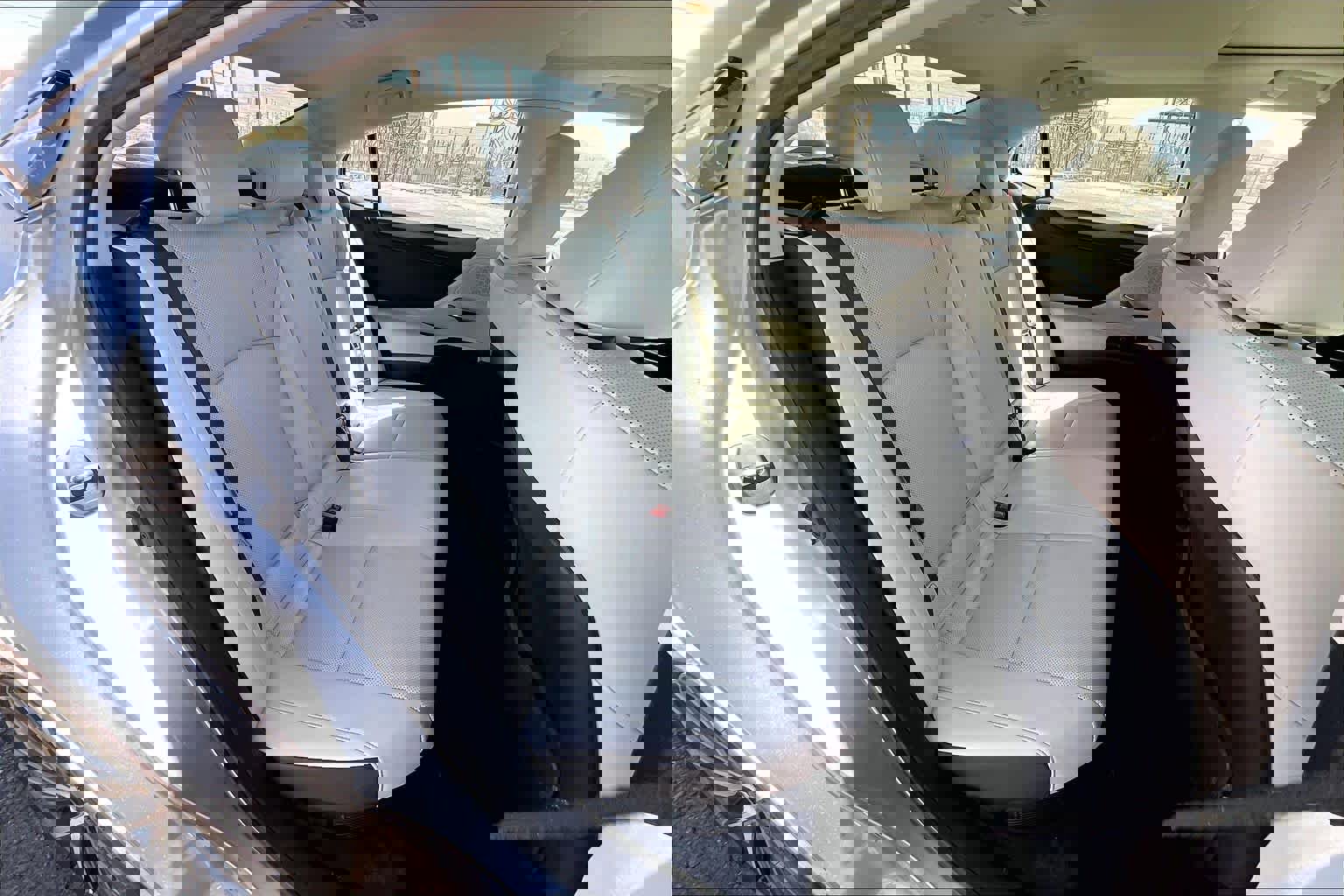 Used 2025 Lexus ES 300h w/ Premium Package image 18