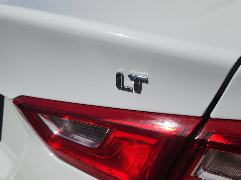 Used 2025 Chevrolet Malibu LT FWD image 13