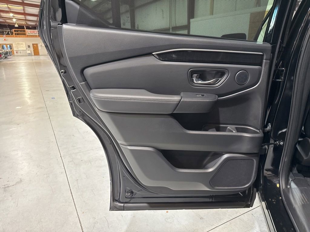 Used 2023 Honda Pilot Elite image 37