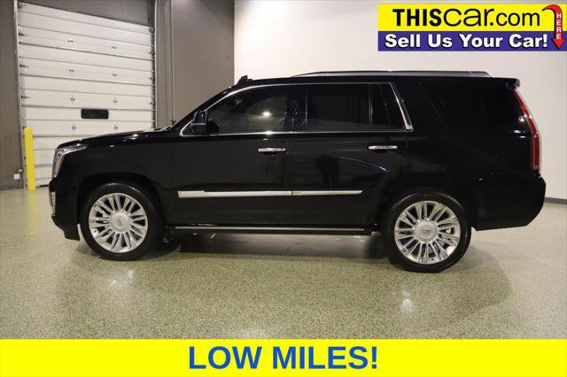 Used 2017 Cadillac Escalade Platinum AWD/4WD image 4