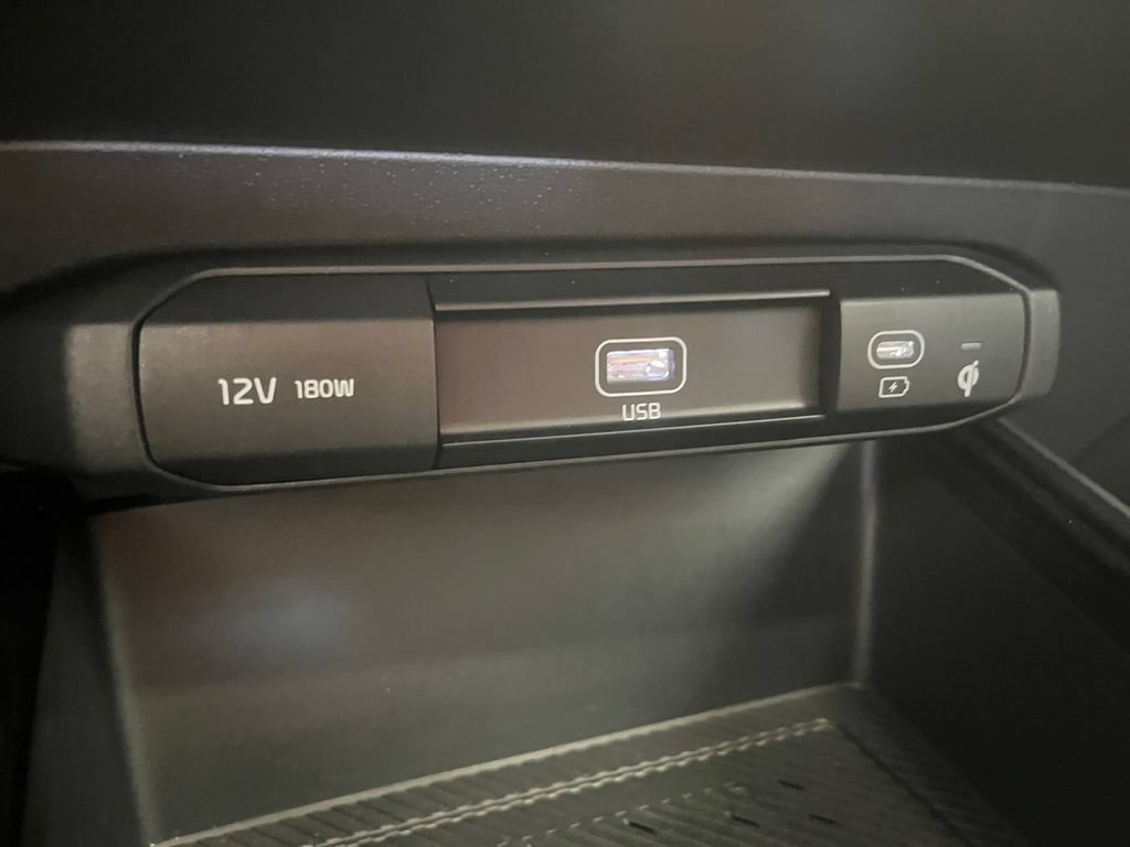 Used 2023 Kia Niro Wave w/ Wave Preserve Package FWD image 22