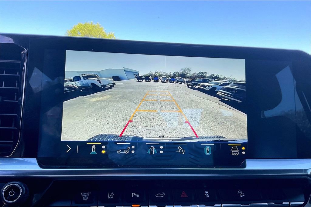 Used 2024 Chevrolet Silverado 2500 High Country w/ High Country Premium Package AWD/4WD image 15
