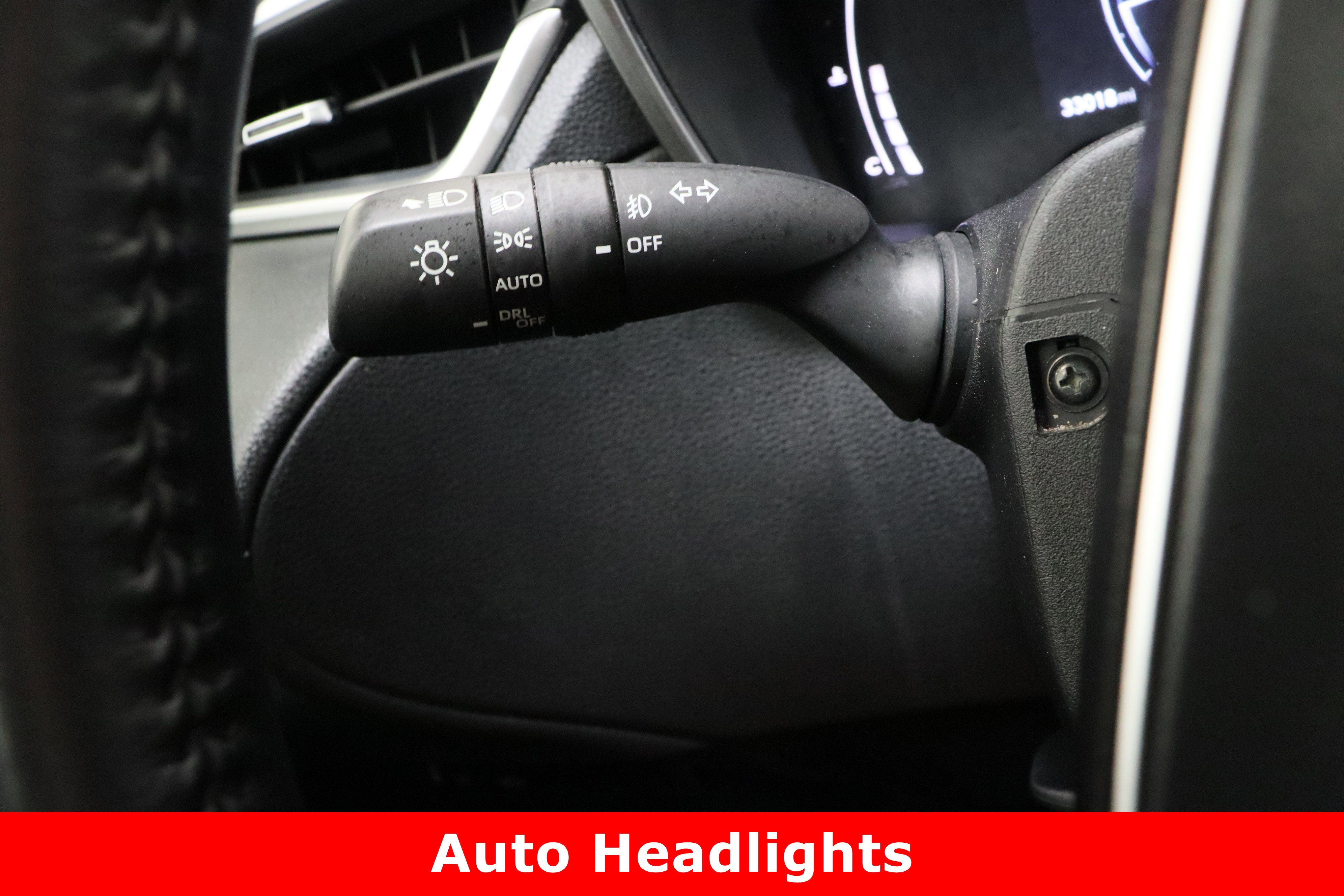 Used 2025 Toyota Corolla Cross XLE image 26