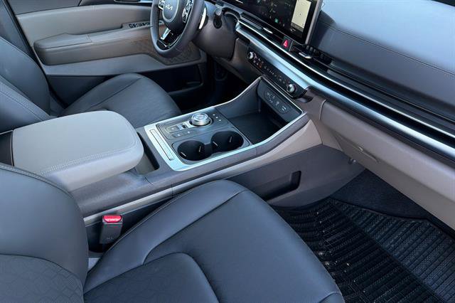 New 2026 Kia Carnival LXS FWD image 18