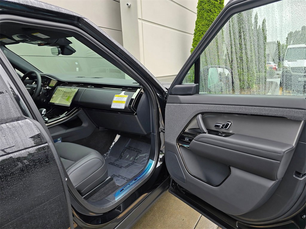 New 2025 Land Rover Range Rover Sport Dynamic SE image 31