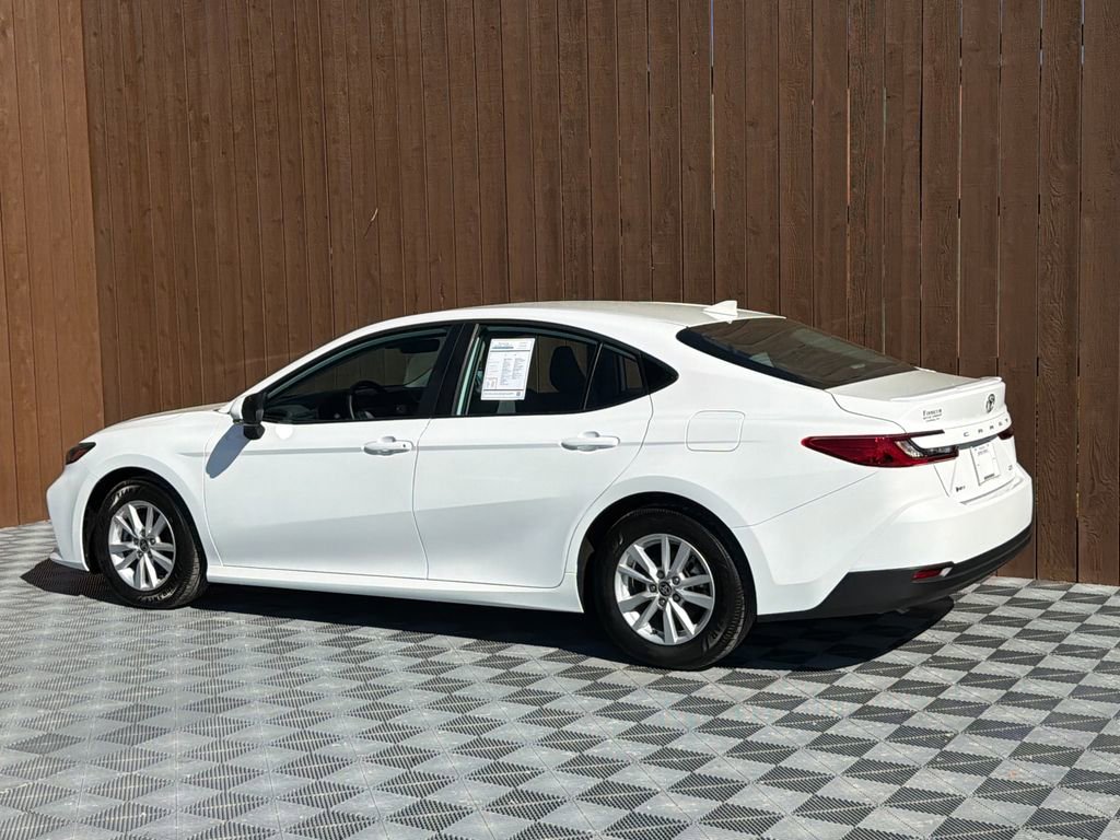 Used 2025 Toyota Camry LE w/ Convenience Package image 15