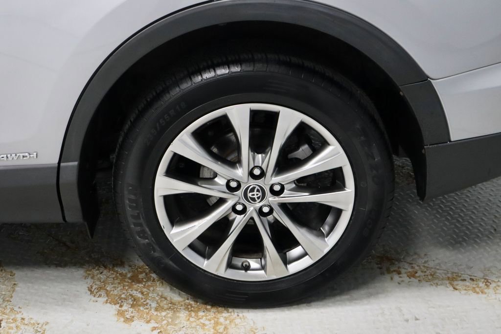 Used 2018 Toyota RAV4 Limited image 19