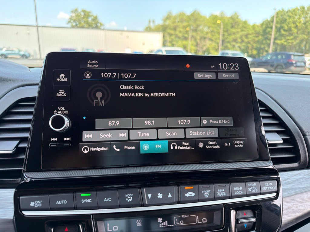 Used 2025 Honda Odyssey Elite image 14