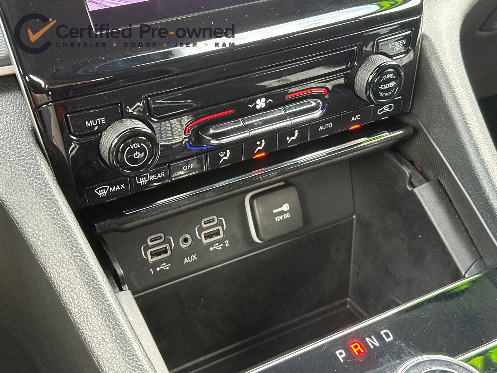 Used 2023 Jeep Grand Cherokee Laredo AWD/4WD image 21