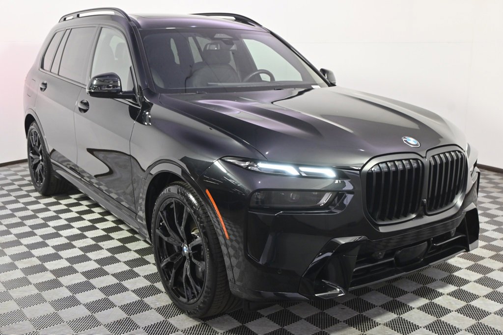 Used 2025 BMW X7 xDrive40i w/ M Sport Package image 8