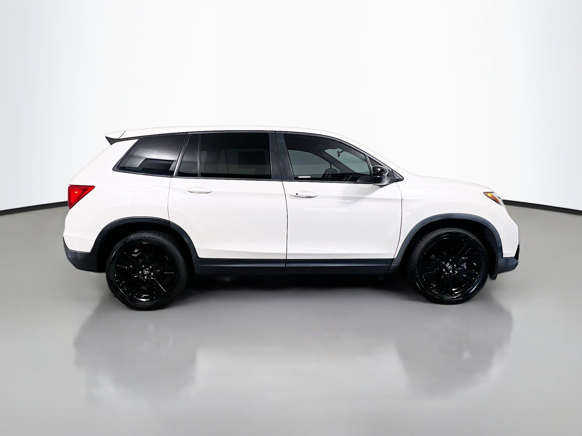 Used 2019 Honda Passport Sport image 3
