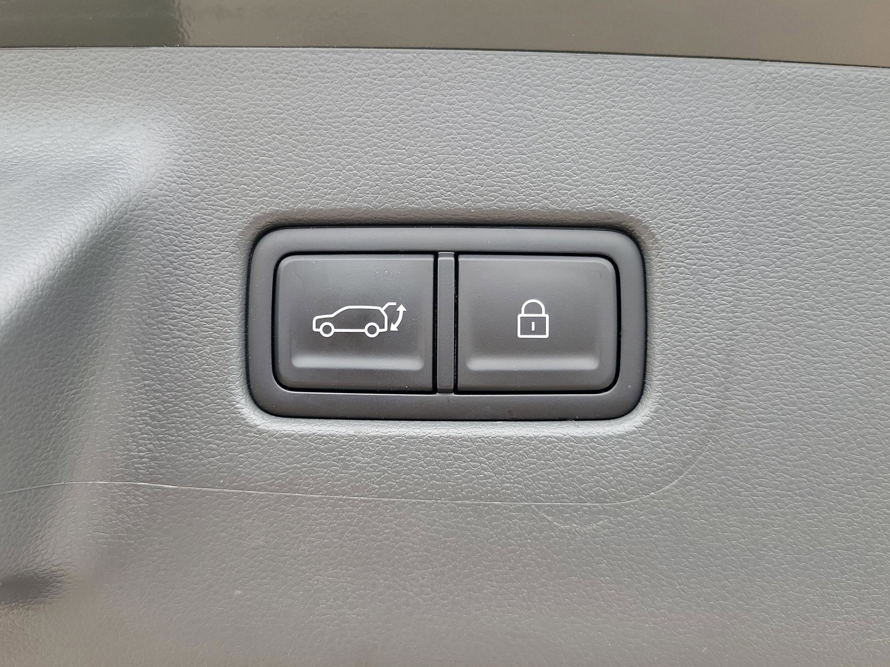 Certified 2025 Hyundai Santa Fe SEL image 10