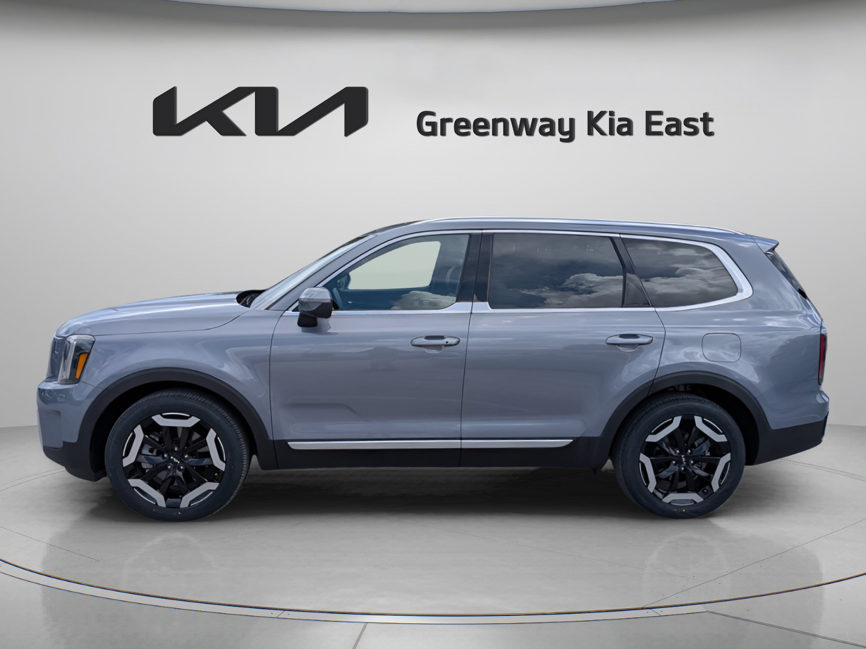 Certified 2023 Kia Telluride EX w/ EX Captain's Chair Package FWD image 9