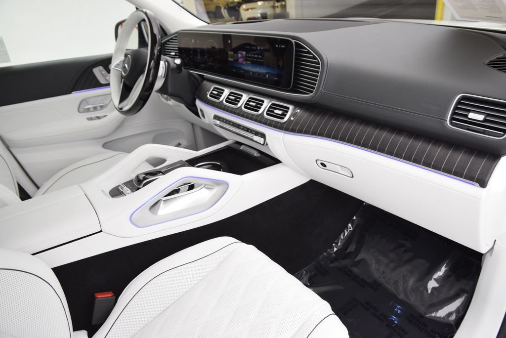 Used 2026 Mercedes-Benz Maybach GLS 600 4MATIC image 15