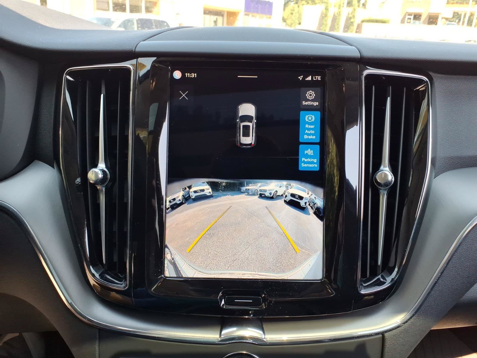 Used 2024 Volvo XC60 B5 Core w/ Protection Package Premier AWD/4WD image 11