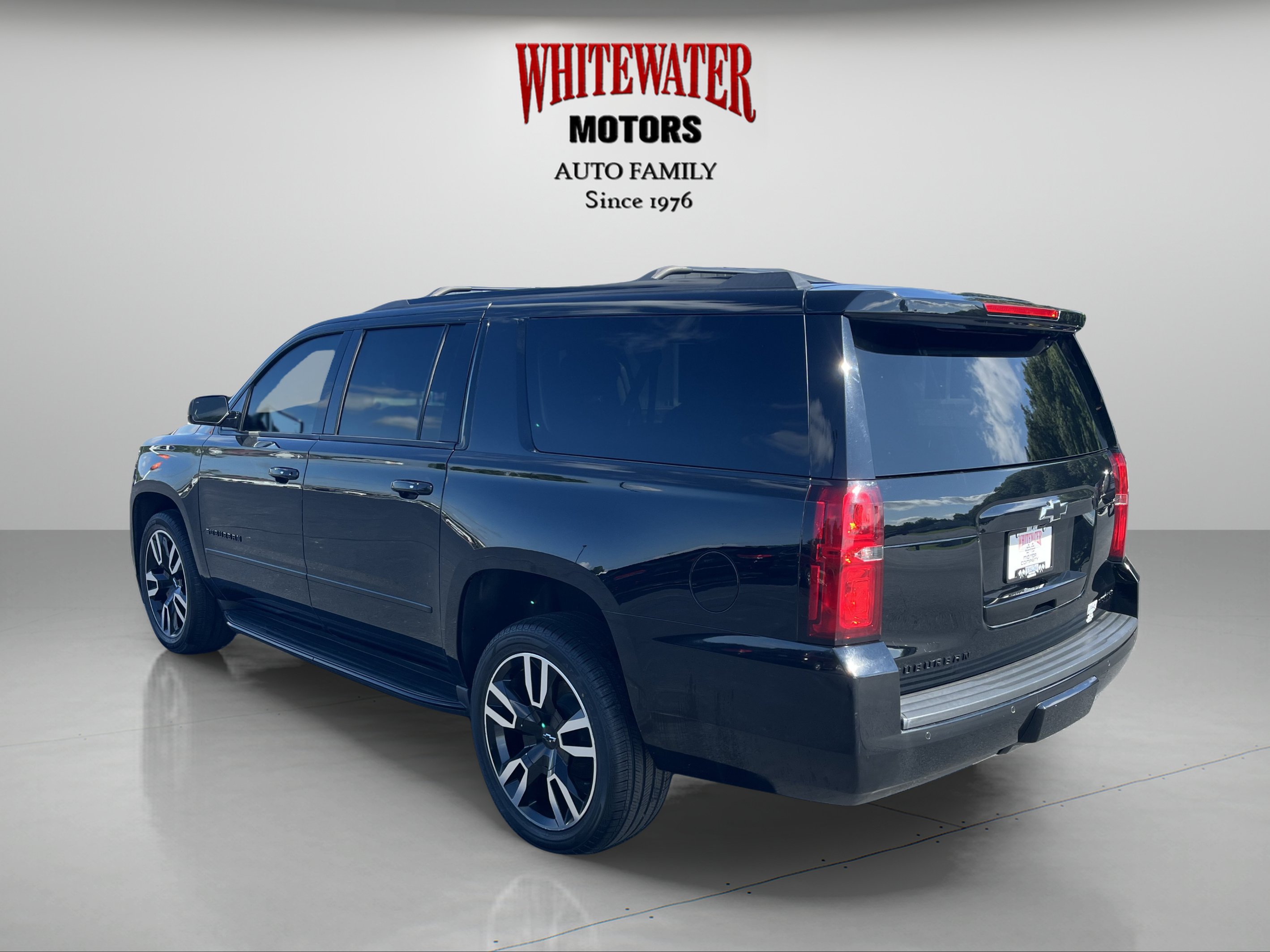 Used 2019 Chevrolet Suburban Premier AWD/4WD image 3