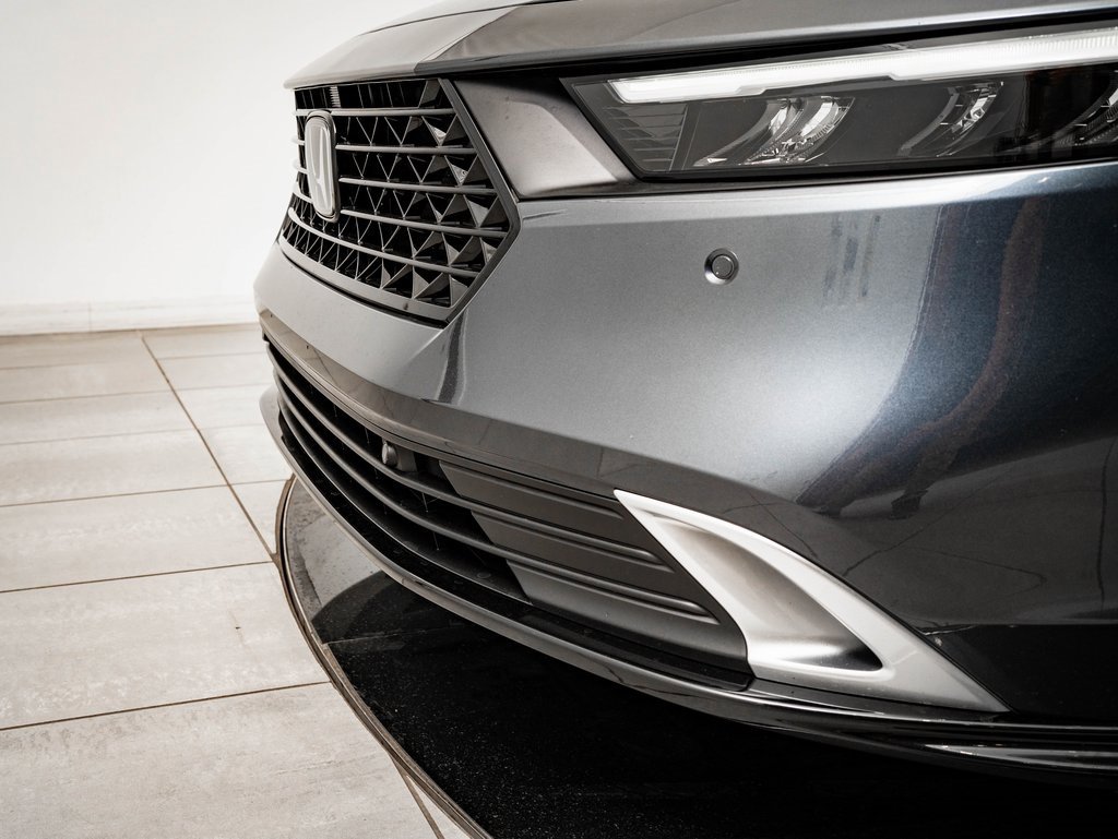 Used 2023 Honda Accord Touring image 3