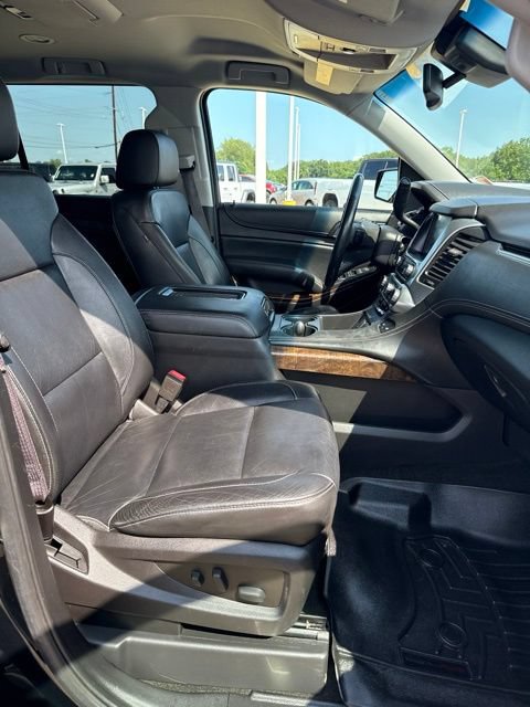 Used 2016 Chevrolet Suburban LT w/ Luxury Package AWD/4WD image 12