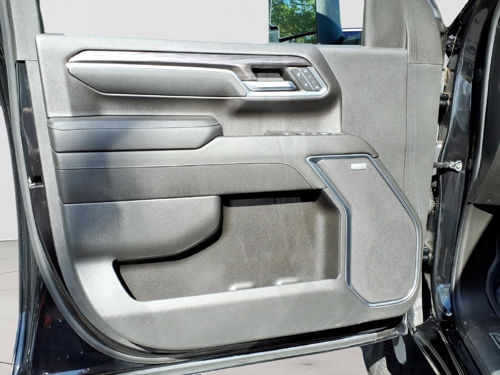 Used 2024 Chevrolet Silverado 2500 LTZ w/ LTZ Plus Package AWD/4WD image 19