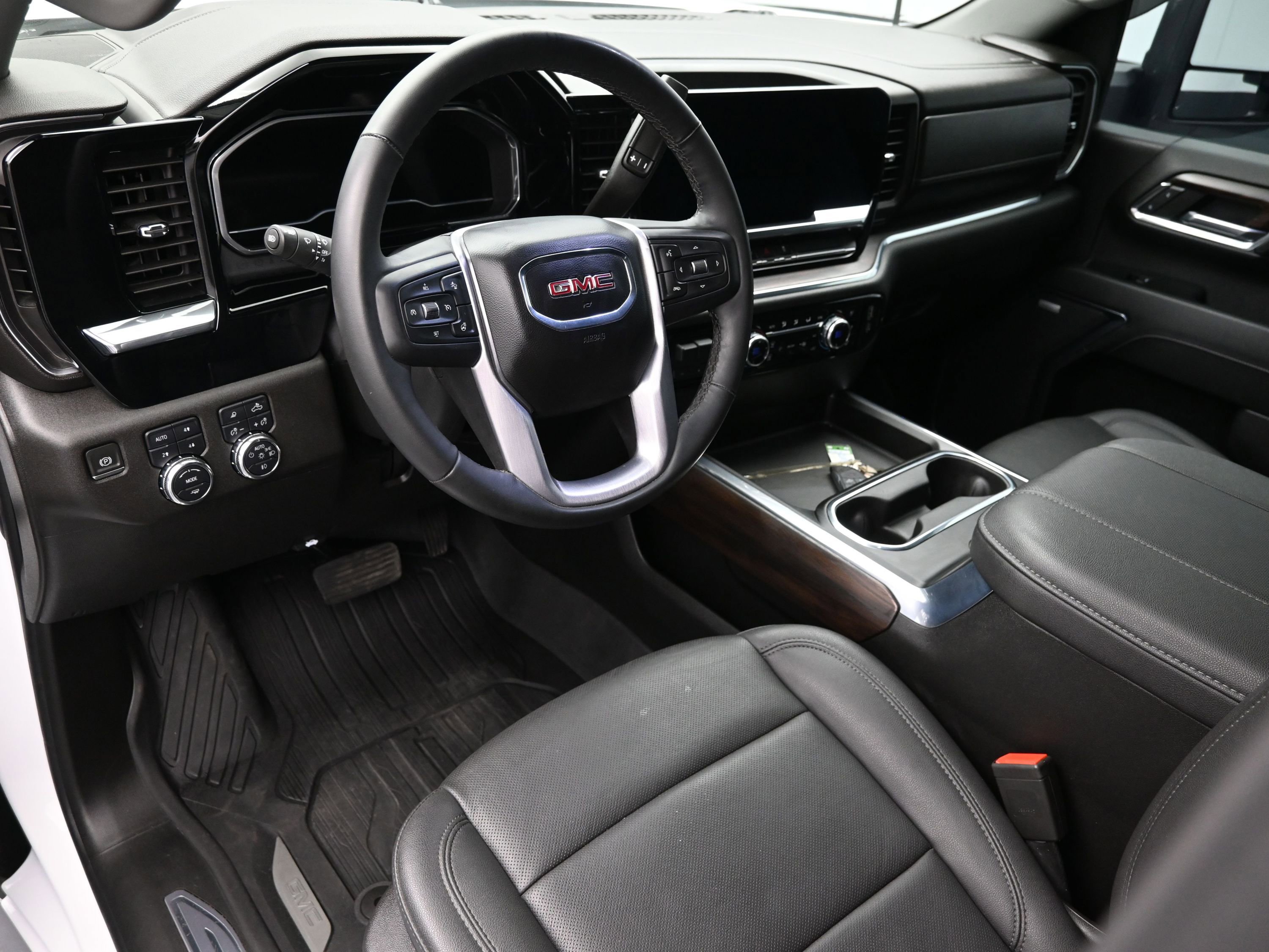 Used 2024 GMC Sierra 3500 SLT w/ SLT Convenience Package image 22