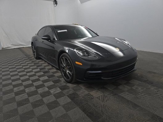 Used 2019 Porsche Panamera 4 image 3