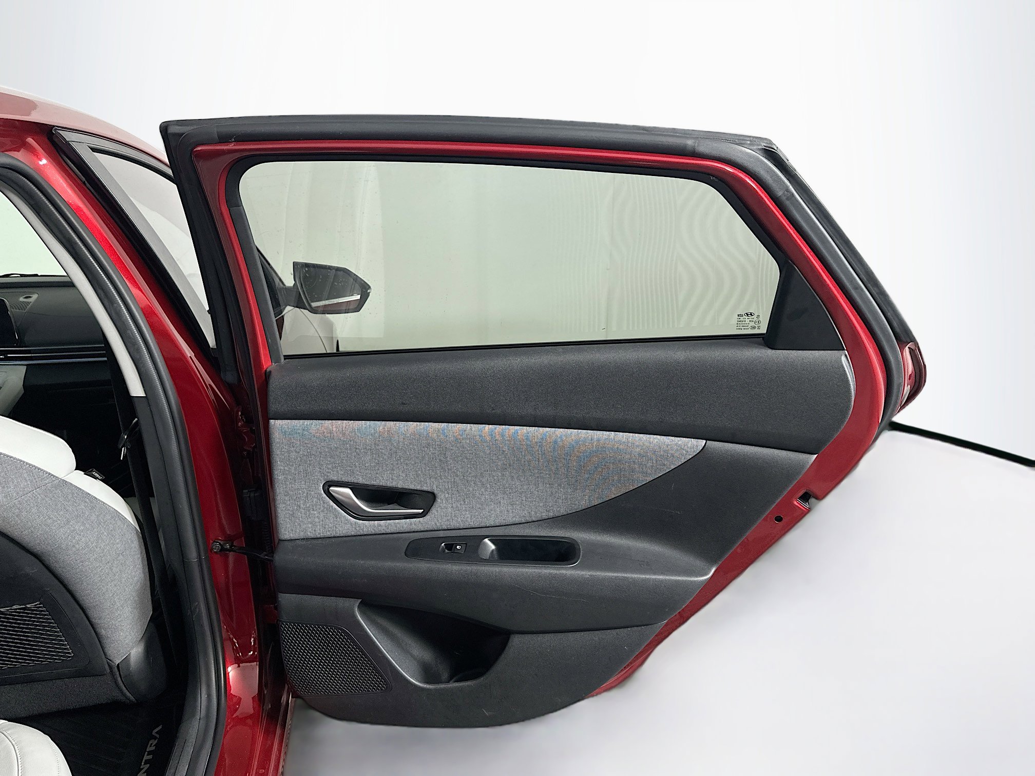 Used 2024 Hyundai Elantra Limited image 32