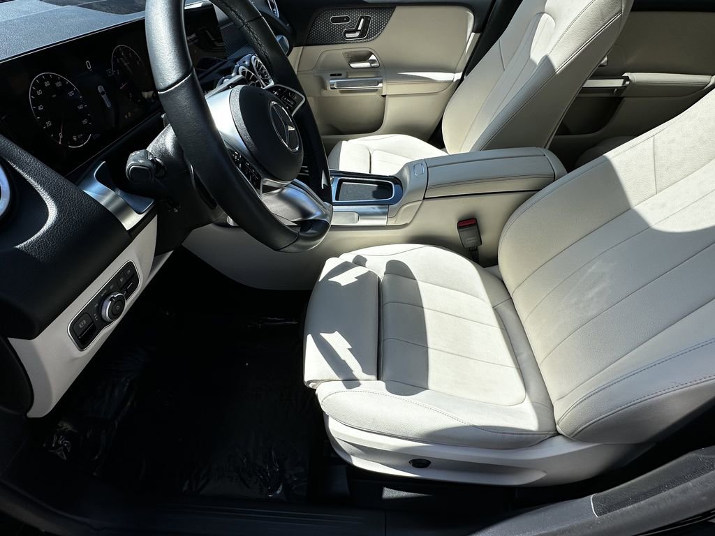 Certified 2025 Mercedes-Benz GLB 250 4MATIC image 9