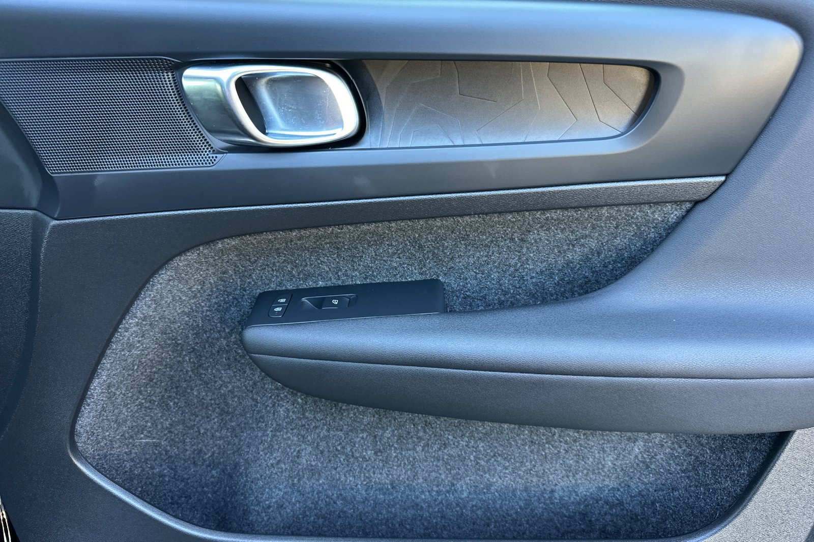 Certified 2023 Volvo C40 P8 Recharge Plus w/ Protection Package Premier AWD/4WD image 20