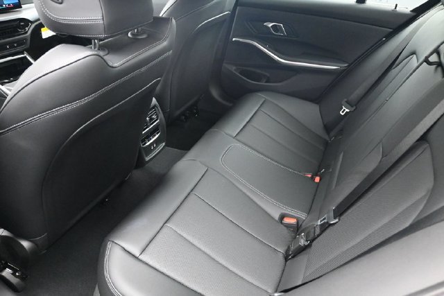New 2026 BMW 330i xDrive Sedan w/ Premium Package AWD/4WD image 20