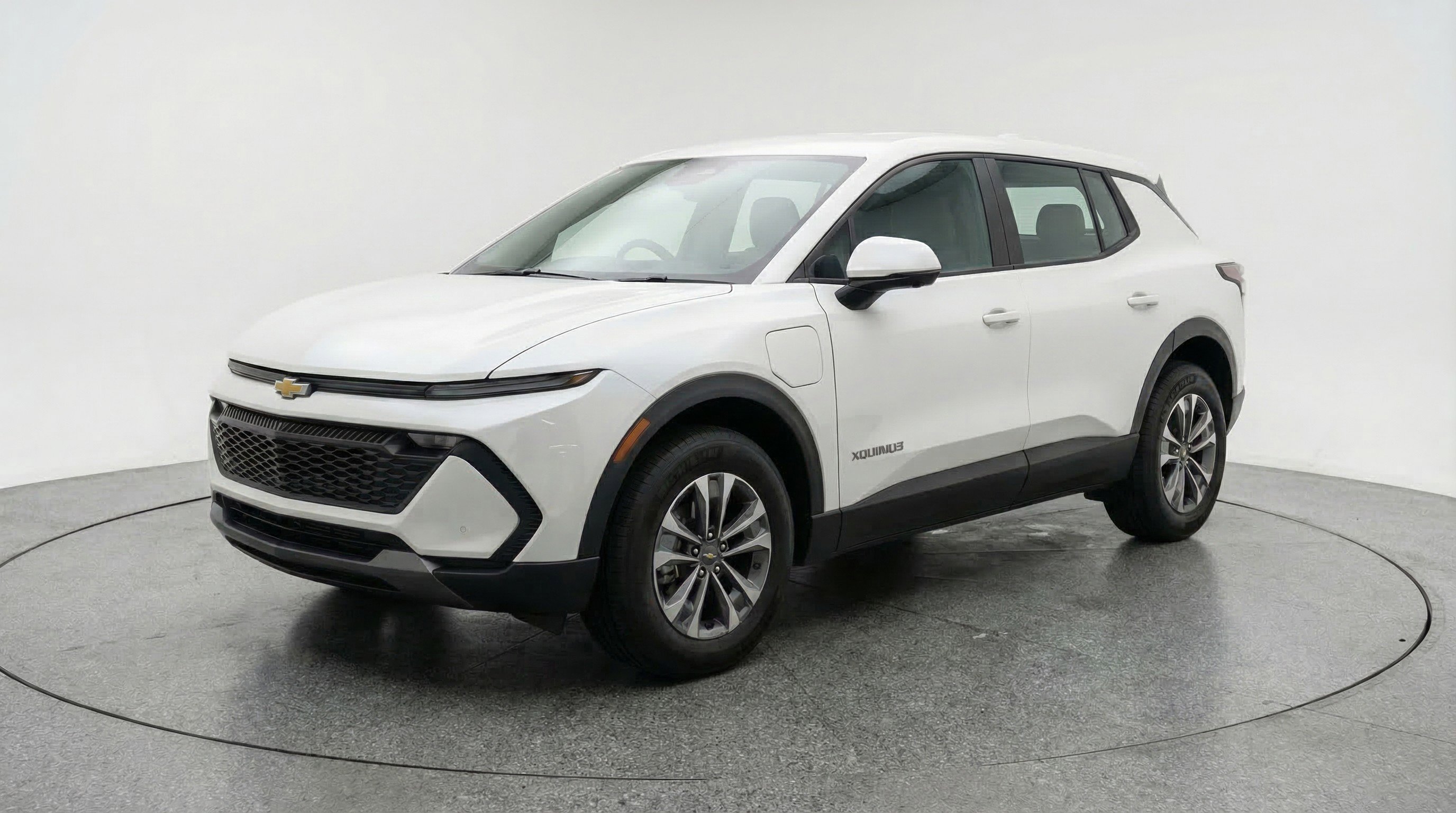Used 2025 Chevrolet Equinox LT image 3